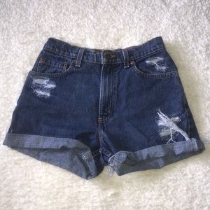 🌸 Levi’s High-Waisted Shorts 🌸